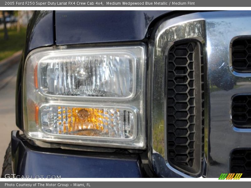 Medium Wedgewood Blue Metallic / Medium Flint 2005 Ford F250 Super Duty Lariat FX4 Crew Cab 4x4