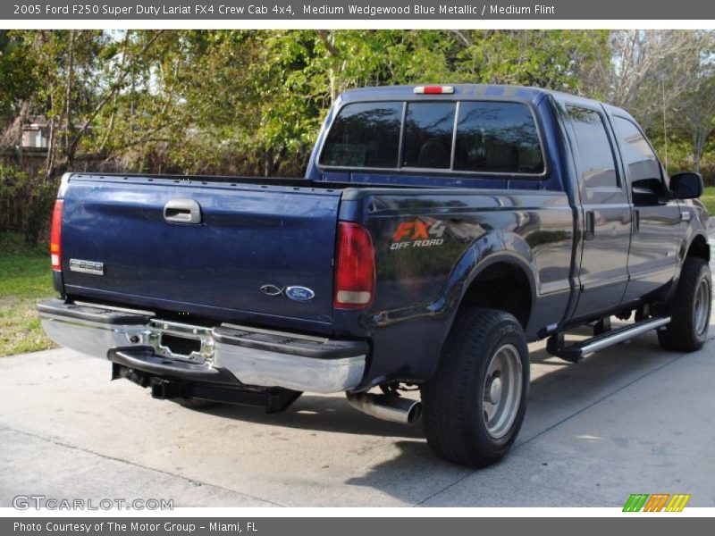 Medium Wedgewood Blue Metallic / Medium Flint 2005 Ford F250 Super Duty Lariat FX4 Crew Cab 4x4