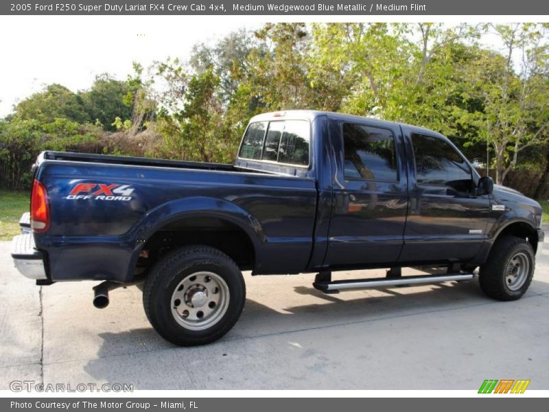 Medium Wedgewood Blue Metallic / Medium Flint 2005 Ford F250 Super Duty Lariat FX4 Crew Cab 4x4