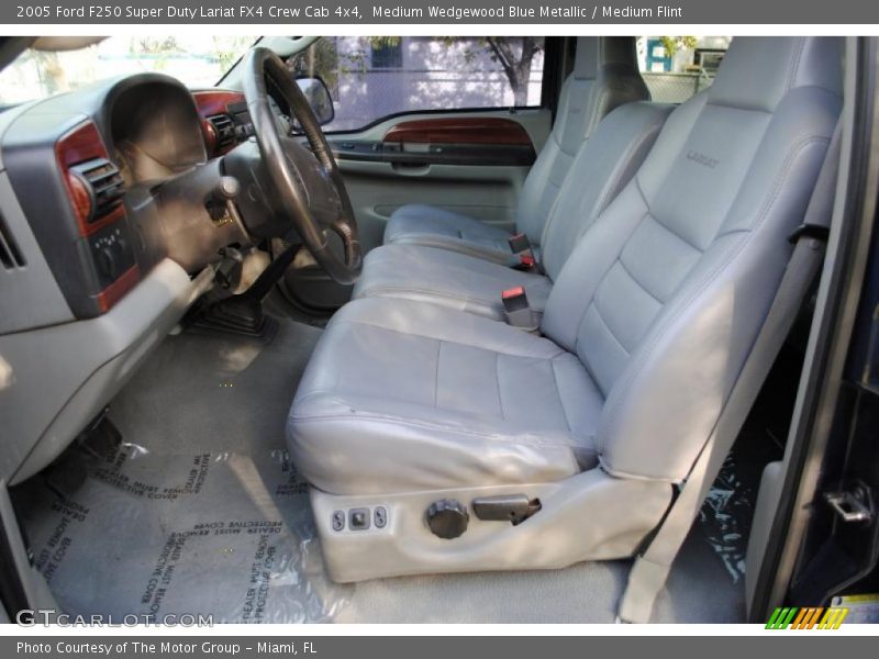 Medium Wedgewood Blue Metallic / Medium Flint 2005 Ford F250 Super Duty Lariat FX4 Crew Cab 4x4