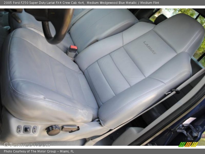 Medium Wedgewood Blue Metallic / Medium Flint 2005 Ford F250 Super Duty Lariat FX4 Crew Cab 4x4