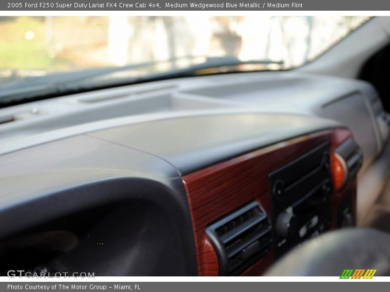 Medium Wedgewood Blue Metallic / Medium Flint 2005 Ford F250 Super Duty Lariat FX4 Crew Cab 4x4