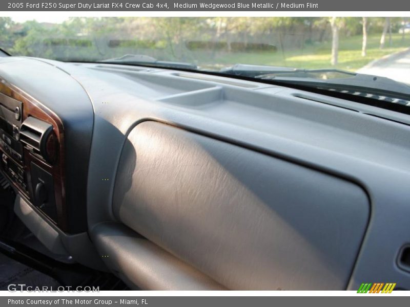 Medium Wedgewood Blue Metallic / Medium Flint 2005 Ford F250 Super Duty Lariat FX4 Crew Cab 4x4