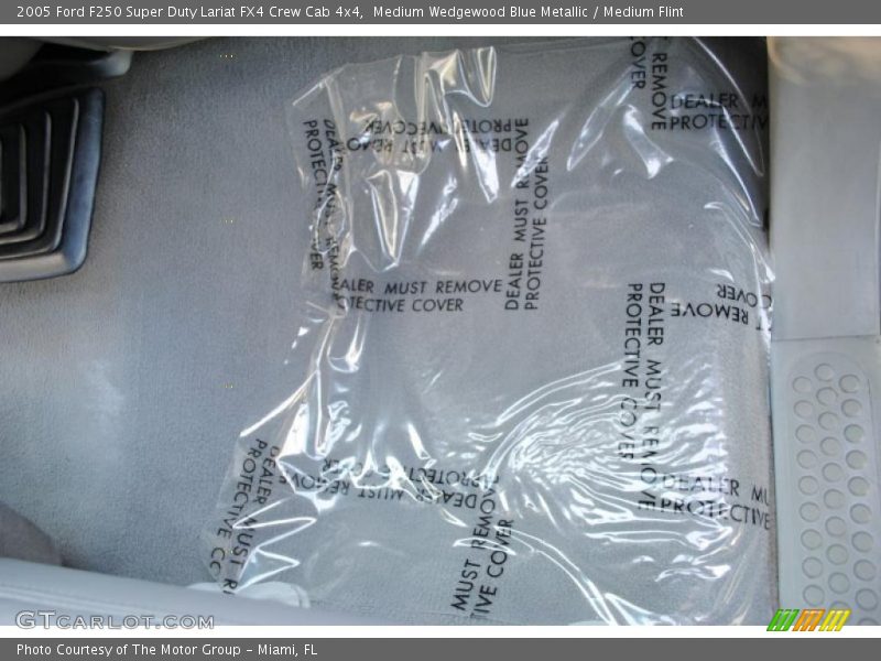 Medium Wedgewood Blue Metallic / Medium Flint 2005 Ford F250 Super Duty Lariat FX4 Crew Cab 4x4