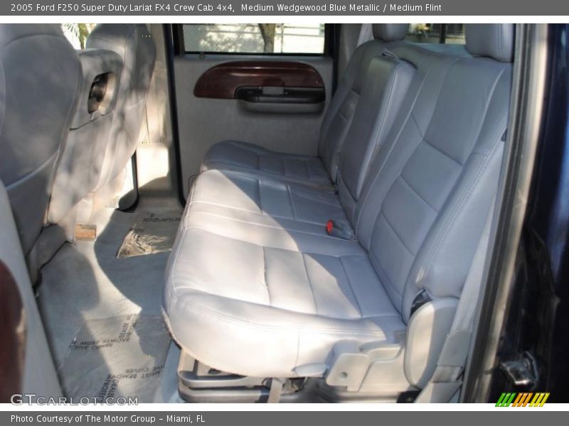 Medium Wedgewood Blue Metallic / Medium Flint 2005 Ford F250 Super Duty Lariat FX4 Crew Cab 4x4