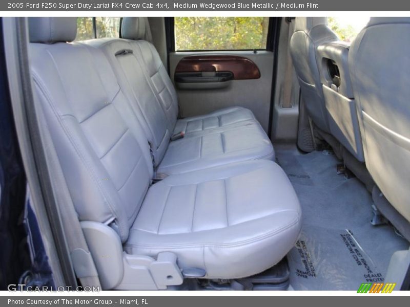 Medium Wedgewood Blue Metallic / Medium Flint 2005 Ford F250 Super Duty Lariat FX4 Crew Cab 4x4