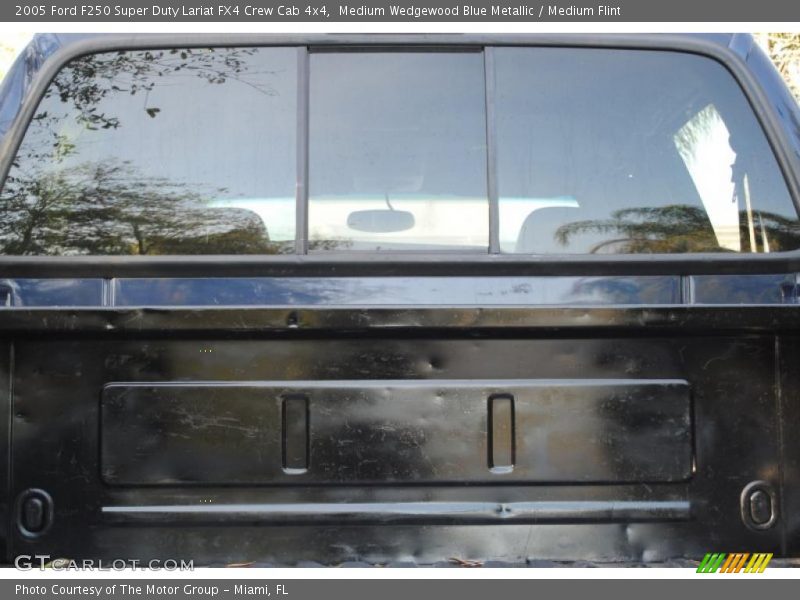 Medium Wedgewood Blue Metallic / Medium Flint 2005 Ford F250 Super Duty Lariat FX4 Crew Cab 4x4