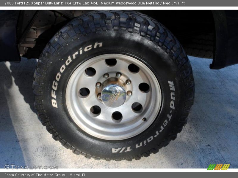 Medium Wedgewood Blue Metallic / Medium Flint 2005 Ford F250 Super Duty Lariat FX4 Crew Cab 4x4
