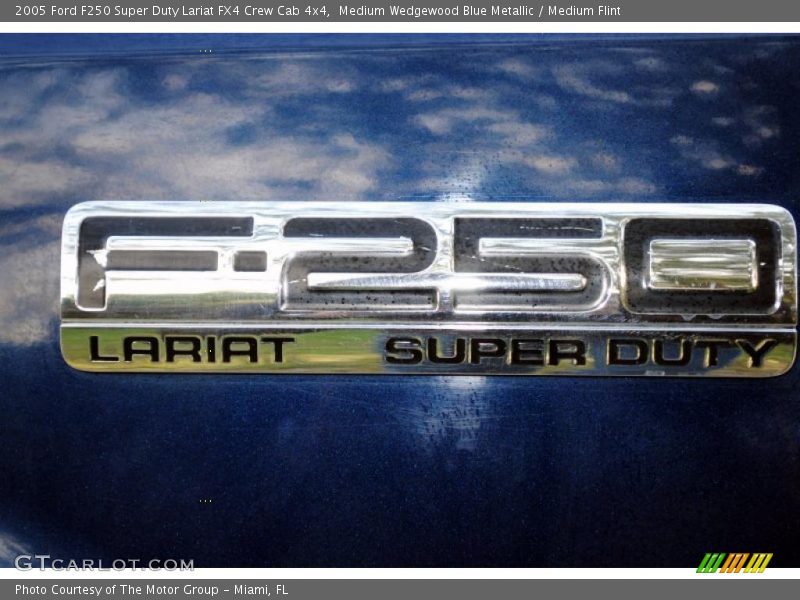 Medium Wedgewood Blue Metallic / Medium Flint 2005 Ford F250 Super Duty Lariat FX4 Crew Cab 4x4