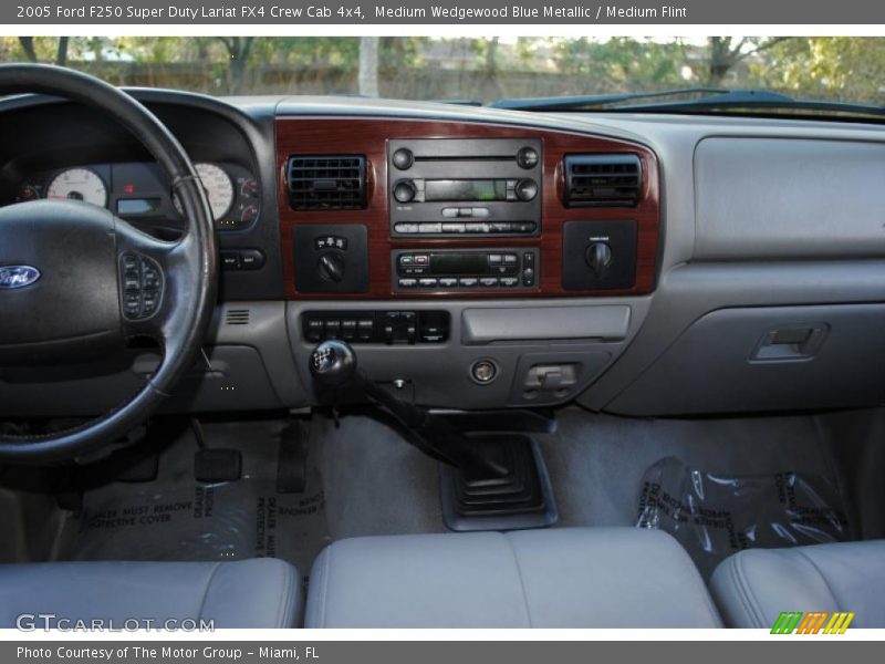 Medium Wedgewood Blue Metallic / Medium Flint 2005 Ford F250 Super Duty Lariat FX4 Crew Cab 4x4