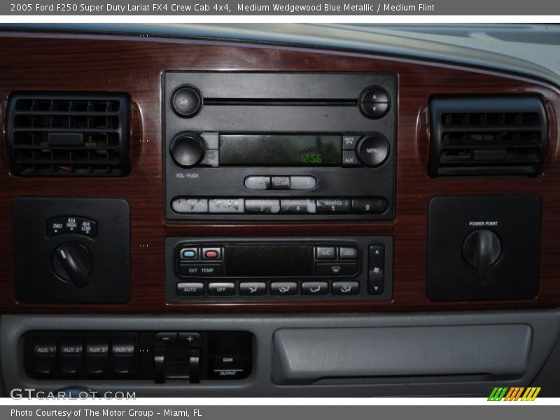 Medium Wedgewood Blue Metallic / Medium Flint 2005 Ford F250 Super Duty Lariat FX4 Crew Cab 4x4