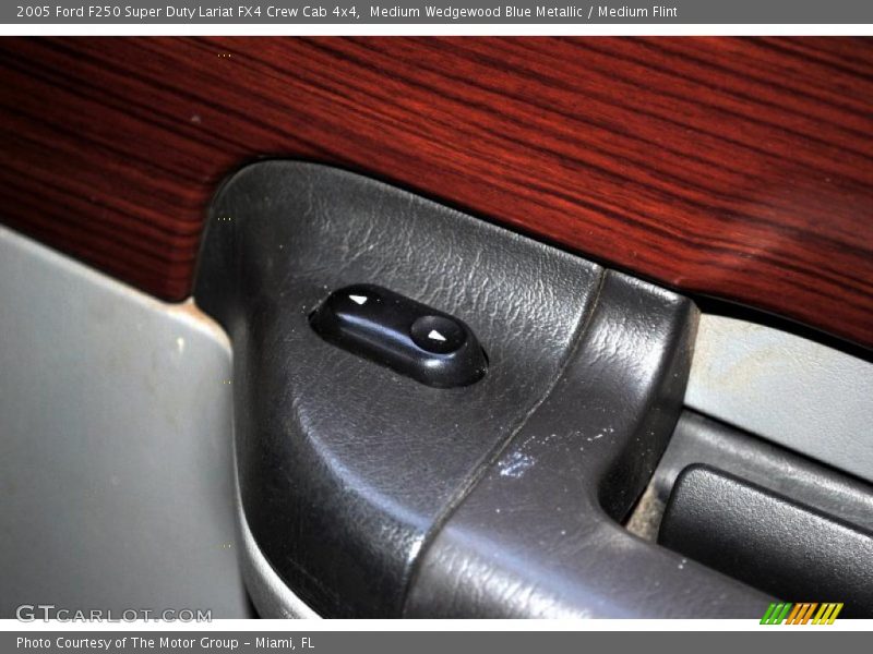 Medium Wedgewood Blue Metallic / Medium Flint 2005 Ford F250 Super Duty Lariat FX4 Crew Cab 4x4