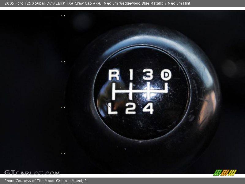 Medium Wedgewood Blue Metallic / Medium Flint 2005 Ford F250 Super Duty Lariat FX4 Crew Cab 4x4