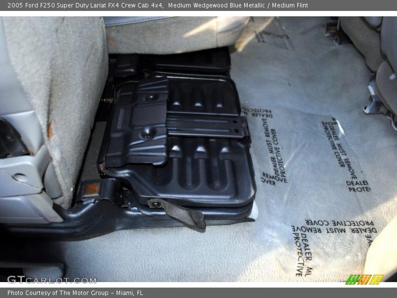Medium Wedgewood Blue Metallic / Medium Flint 2005 Ford F250 Super Duty Lariat FX4 Crew Cab 4x4