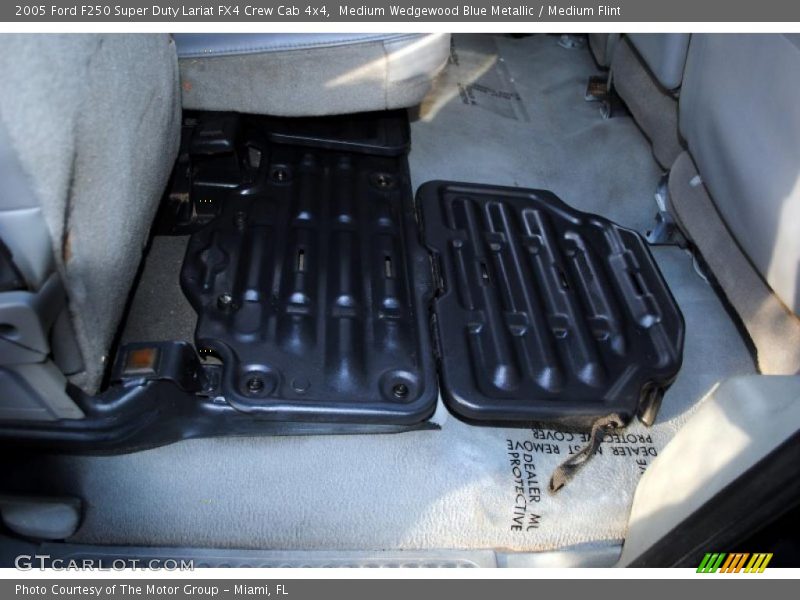 Medium Wedgewood Blue Metallic / Medium Flint 2005 Ford F250 Super Duty Lariat FX4 Crew Cab 4x4