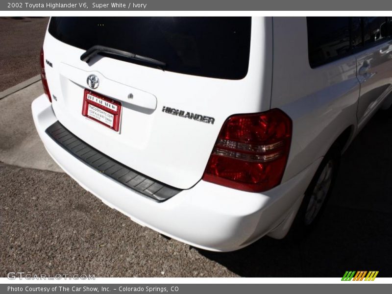 Super White / Ivory 2002 Toyota Highlander V6