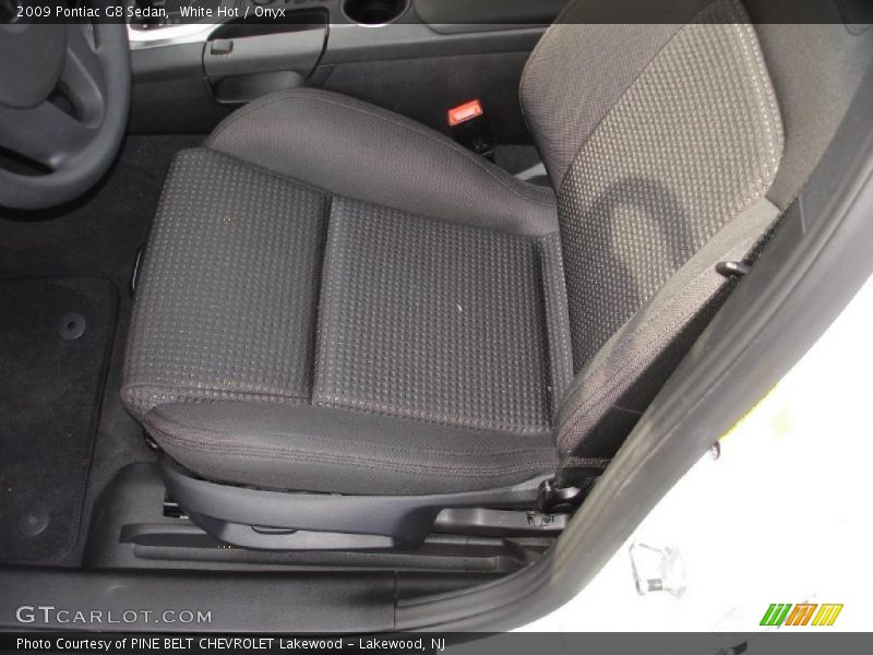 White Hot / Onyx 2009 Pontiac G8 Sedan