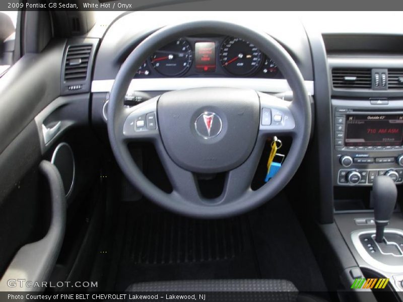 White Hot / Onyx 2009 Pontiac G8 Sedan