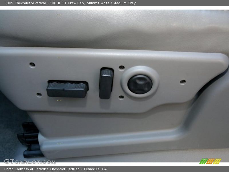 Summit White / Medium Gray 2005 Chevrolet Silverado 2500HD LT Crew Cab