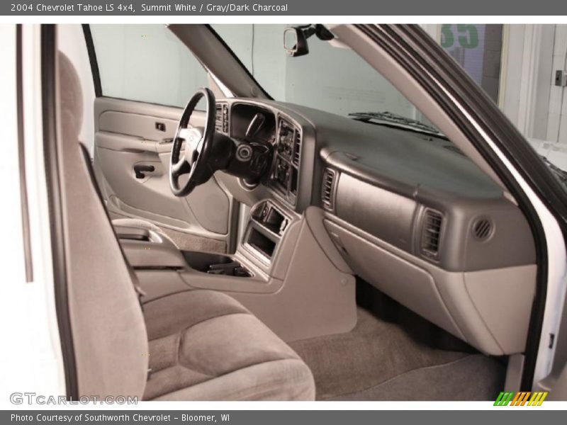 Summit White / Gray/Dark Charcoal 2004 Chevrolet Tahoe LS 4x4