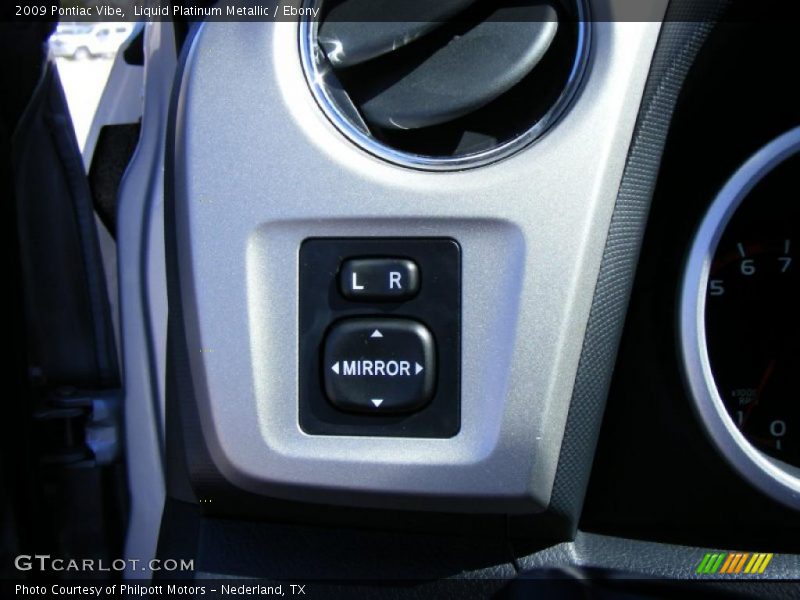 Liquid Platinum Metallic / Ebony 2009 Pontiac Vibe