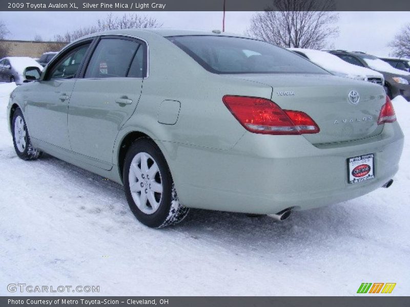 Silver Pine Mica / Light Gray 2009 Toyota Avalon XL