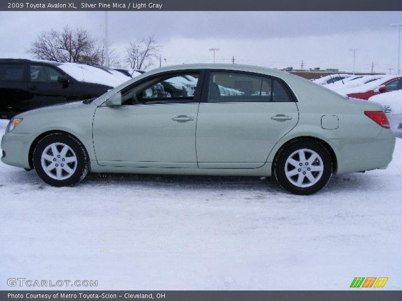Silver Pine Mica / Light Gray 2009 Toyota Avalon XL