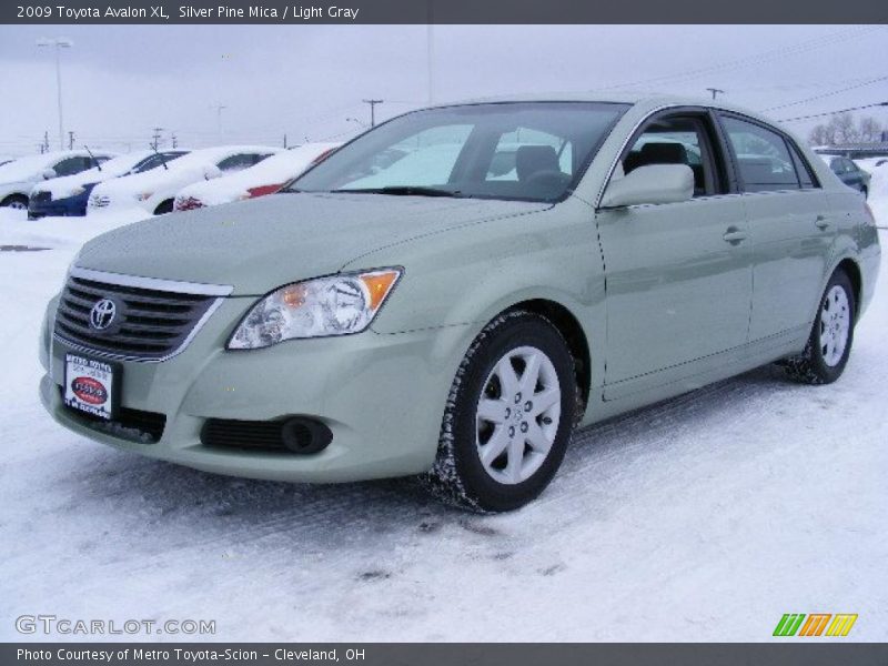 Silver Pine Mica / Light Gray 2009 Toyota Avalon XL