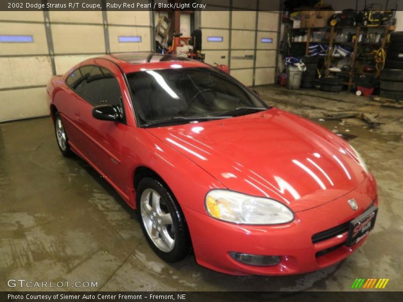 Ruby Red Pearl / Black/Light Gray 2002 Dodge Stratus R/T Coupe
