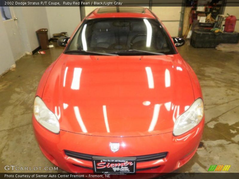 Ruby Red Pearl / Black/Light Gray 2002 Dodge Stratus R/T Coupe