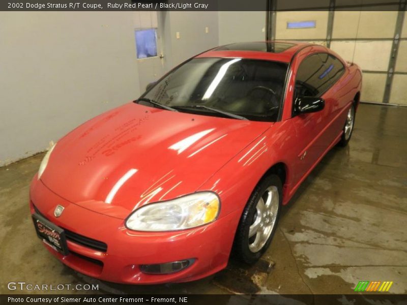 Ruby Red Pearl / Black/Light Gray 2002 Dodge Stratus R/T Coupe
