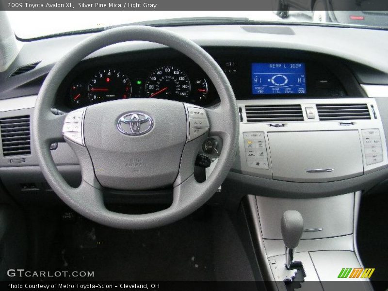 Silver Pine Mica / Light Gray 2009 Toyota Avalon XL