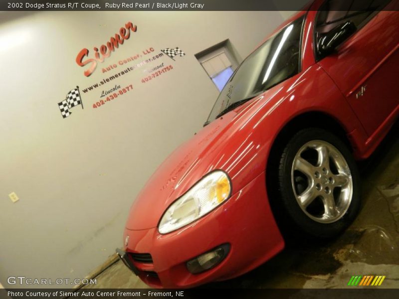 Ruby Red Pearl / Black/Light Gray 2002 Dodge Stratus R/T Coupe