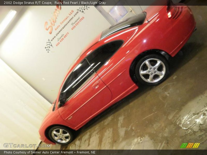 Ruby Red Pearl / Black/Light Gray 2002 Dodge Stratus R/T Coupe