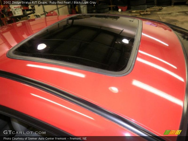Ruby Red Pearl / Black/Light Gray 2002 Dodge Stratus R/T Coupe