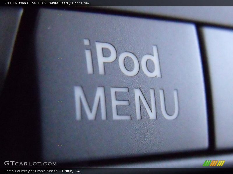 White Pearl / Light Gray 2010 Nissan Cube 1.8 S