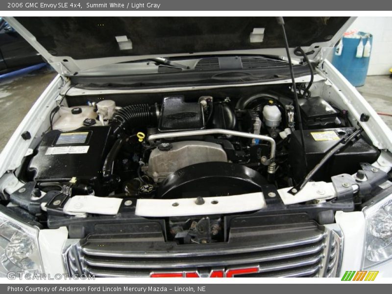 Summit White / Light Gray 2006 GMC Envoy SLE 4x4