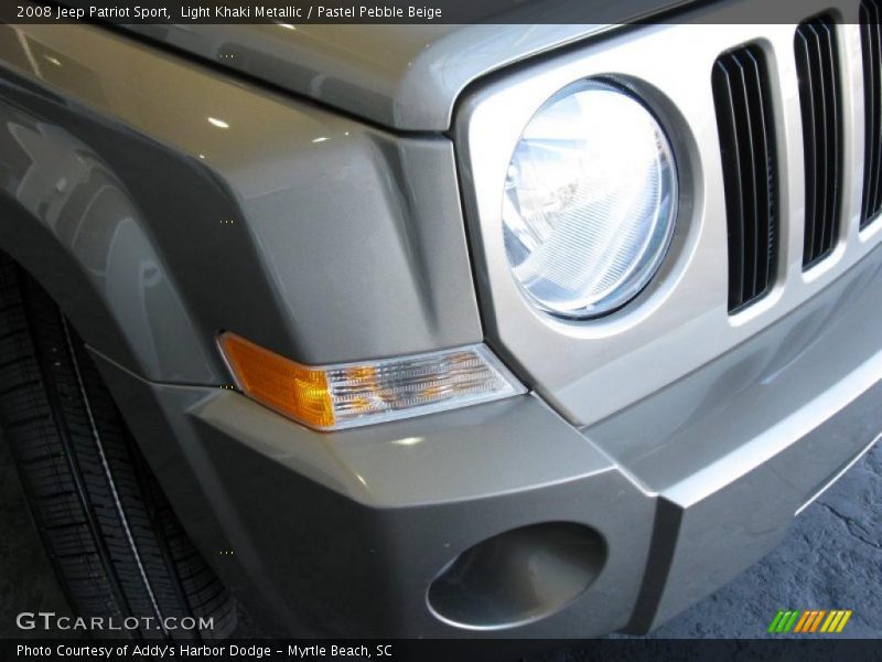 Light Khaki Metallic / Pastel Pebble Beige 2008 Jeep Patriot Sport