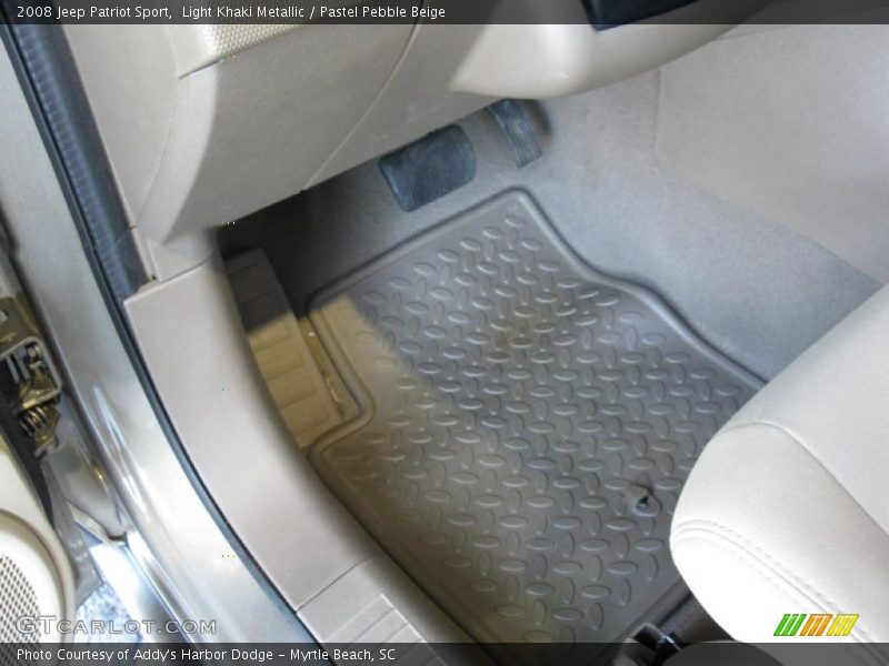 Light Khaki Metallic / Pastel Pebble Beige 2008 Jeep Patriot Sport