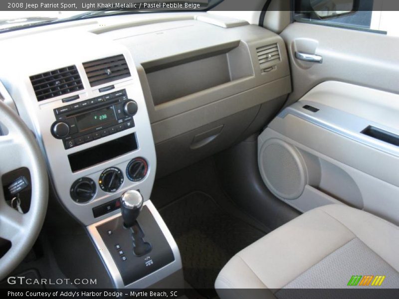 Light Khaki Metallic / Pastel Pebble Beige 2008 Jeep Patriot Sport
