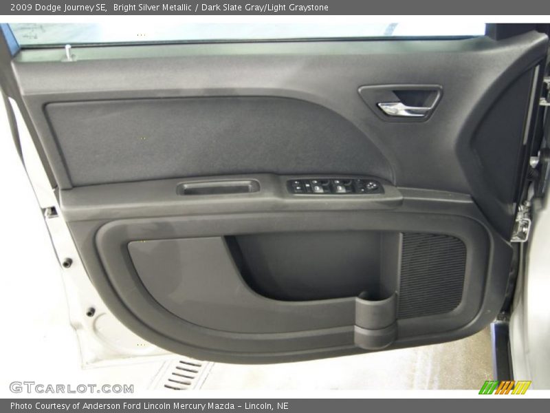 Bright Silver Metallic / Dark Slate Gray/Light Graystone 2009 Dodge Journey SE