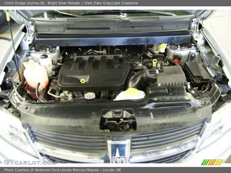 Bright Silver Metallic / Dark Slate Gray/Light Graystone 2009 Dodge Journey SE