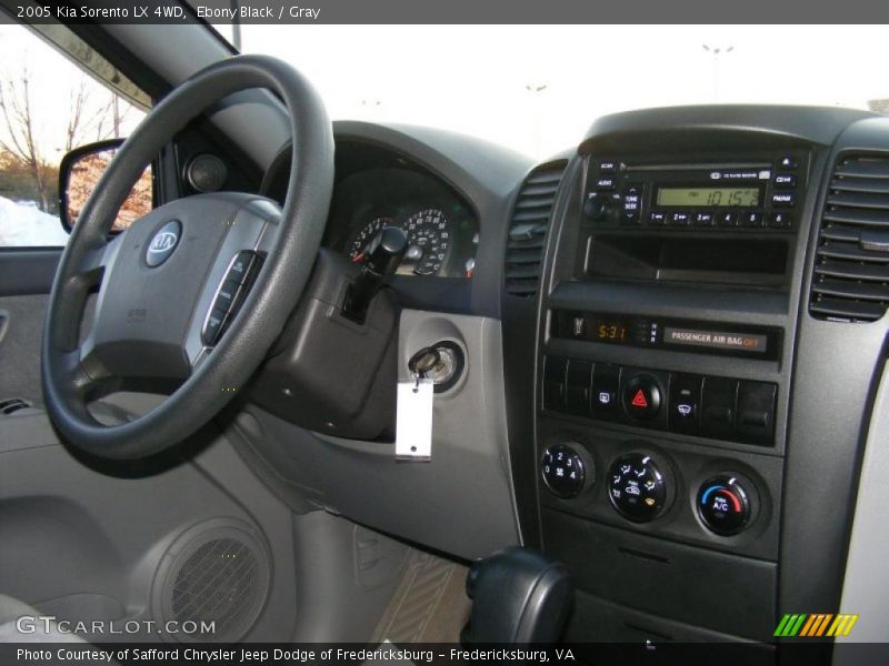 Ebony Black / Gray 2005 Kia Sorento LX 4WD