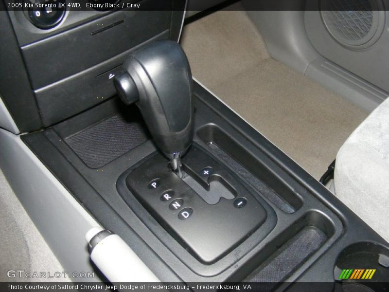 Ebony Black / Gray 2005 Kia Sorento LX 4WD