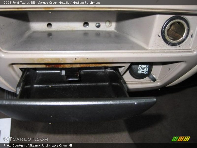 Spruce Green Metallic / Medium Parchment 2003 Ford Taurus SES