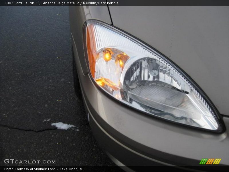 Arizona Beige Metallic / Medium/Dark Pebble 2007 Ford Taurus SE
