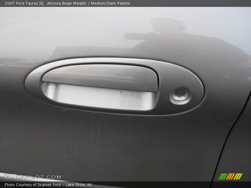 Arizona Beige Metallic / Medium/Dark Pebble 2007 Ford Taurus SE