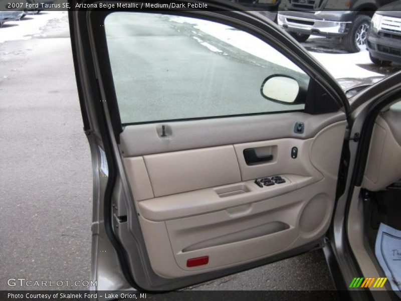 Arizona Beige Metallic / Medium/Dark Pebble 2007 Ford Taurus SE