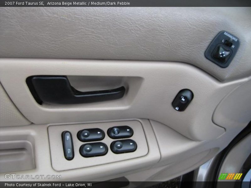 Arizona Beige Metallic / Medium/Dark Pebble 2007 Ford Taurus SE