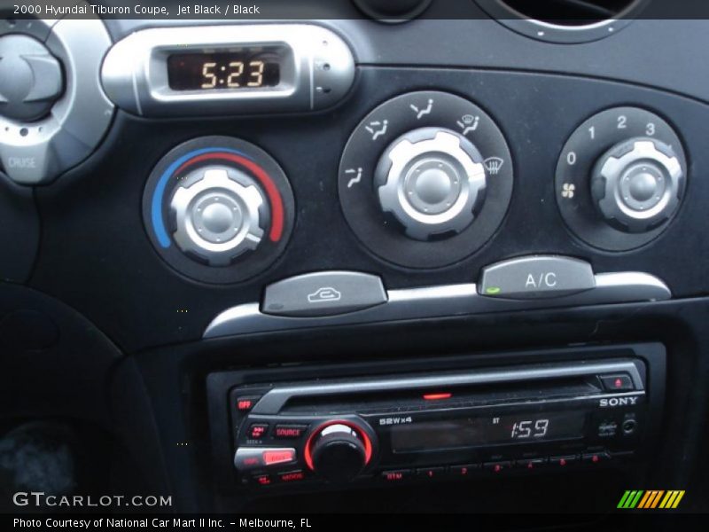 Jet Black / Black 2000 Hyundai Tiburon Coupe
